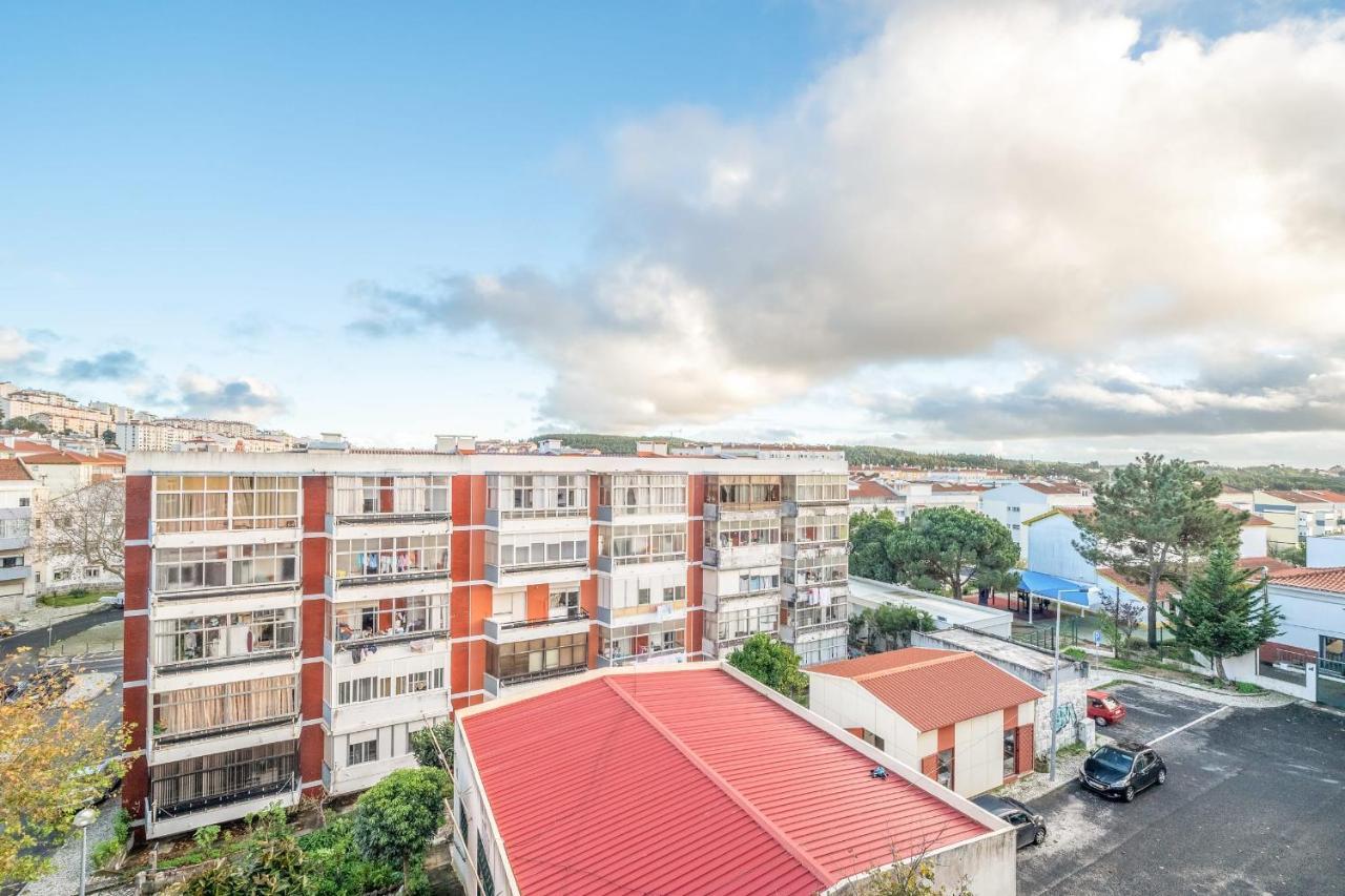 Apartment Guestready - Bright Flat Near Rio De Mouro Station Lissabon